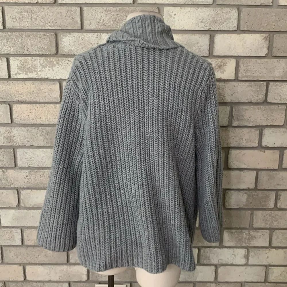 3for$20 sweater small - Picture 2 of 3